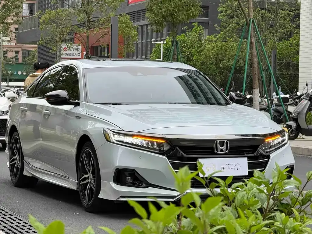 Honda Accord — фото 10