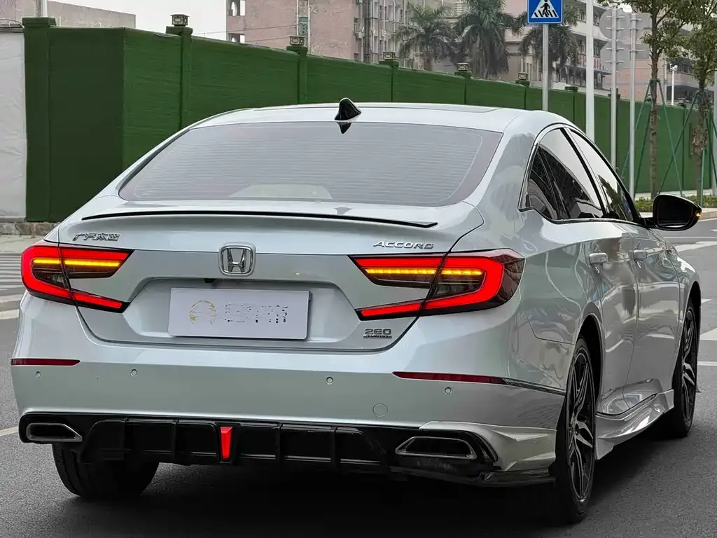 Honda Accord — фото 4