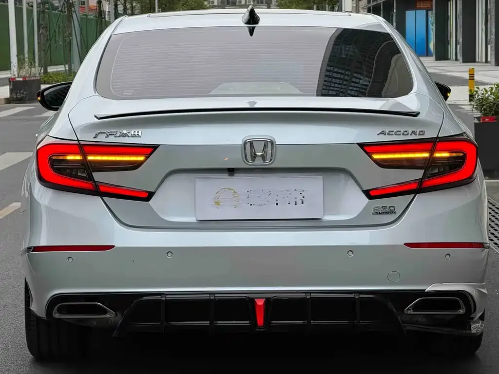 Honda Accord — фото 6