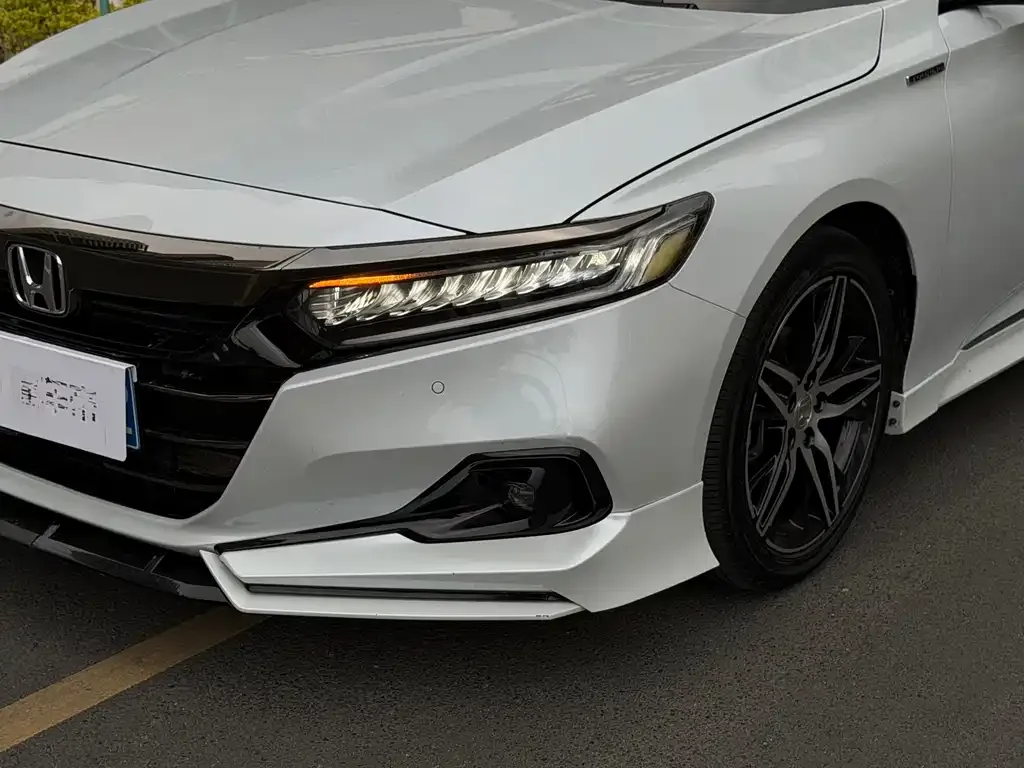 Honda Accord — фото 8