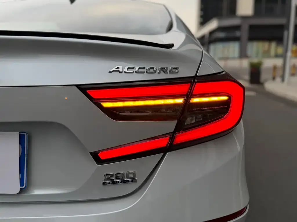 Honda Accord — фото 2