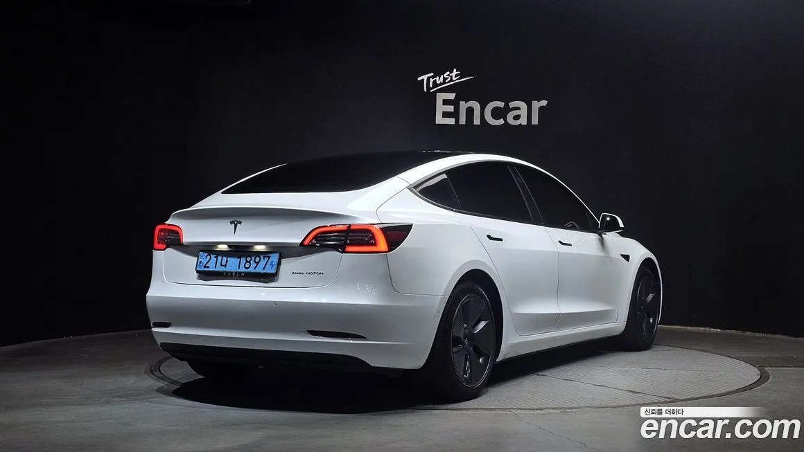 Tesla Model 3 2021 из KR, фото 2