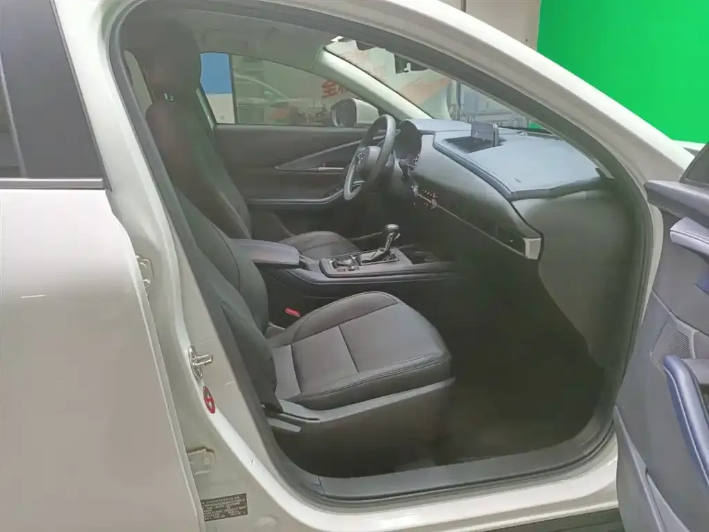 Mazda CX-30 2021 из CN, фото 8