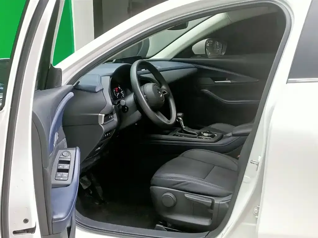 Mazda CX-30 2021 из CN, фото 4