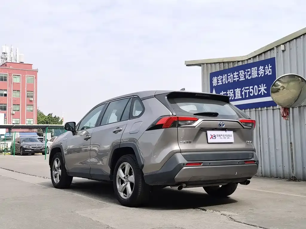 Toyota RAV4 2021 из CN, фото 2