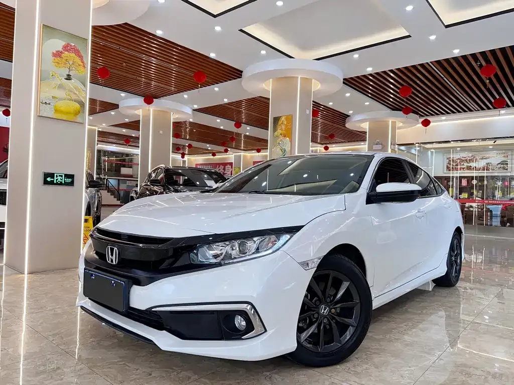 Honda Civic — фото 1