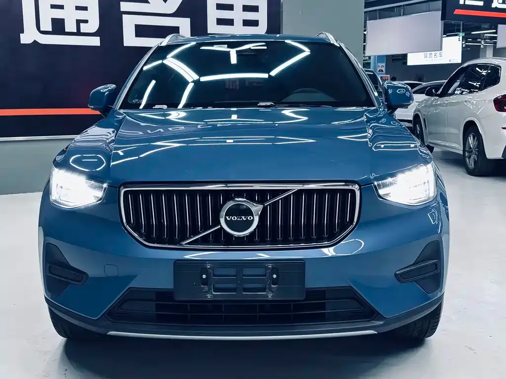 Volvo XC40 — фото 3
