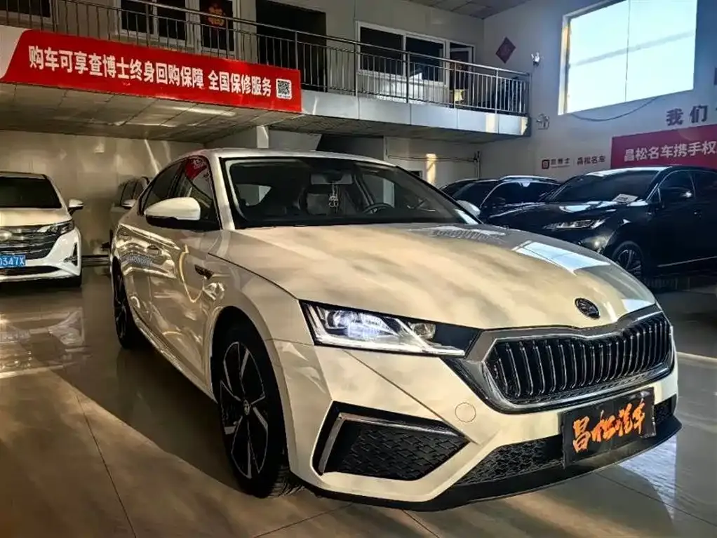Skoda Octavia — фото 8