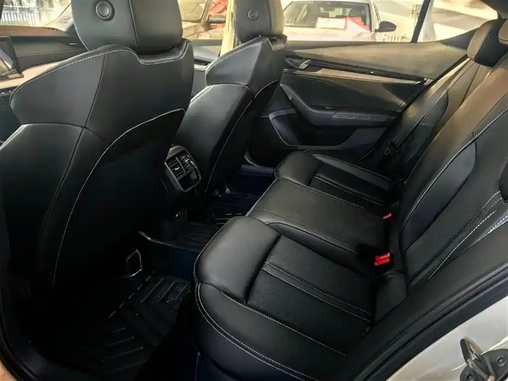 Skoda Octavia — фото 3