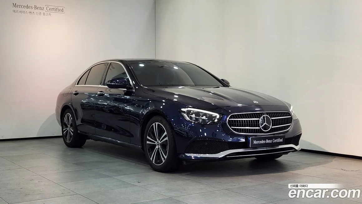 Mercedes-Benz E-Class — фото 1