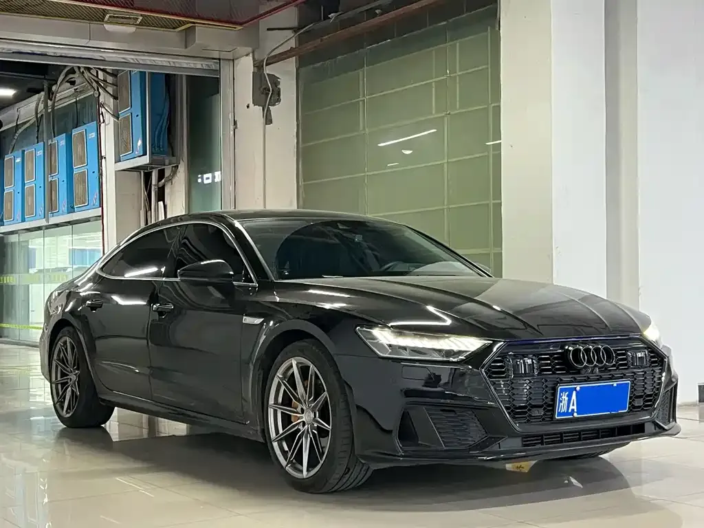 Audi A7L — фото 10