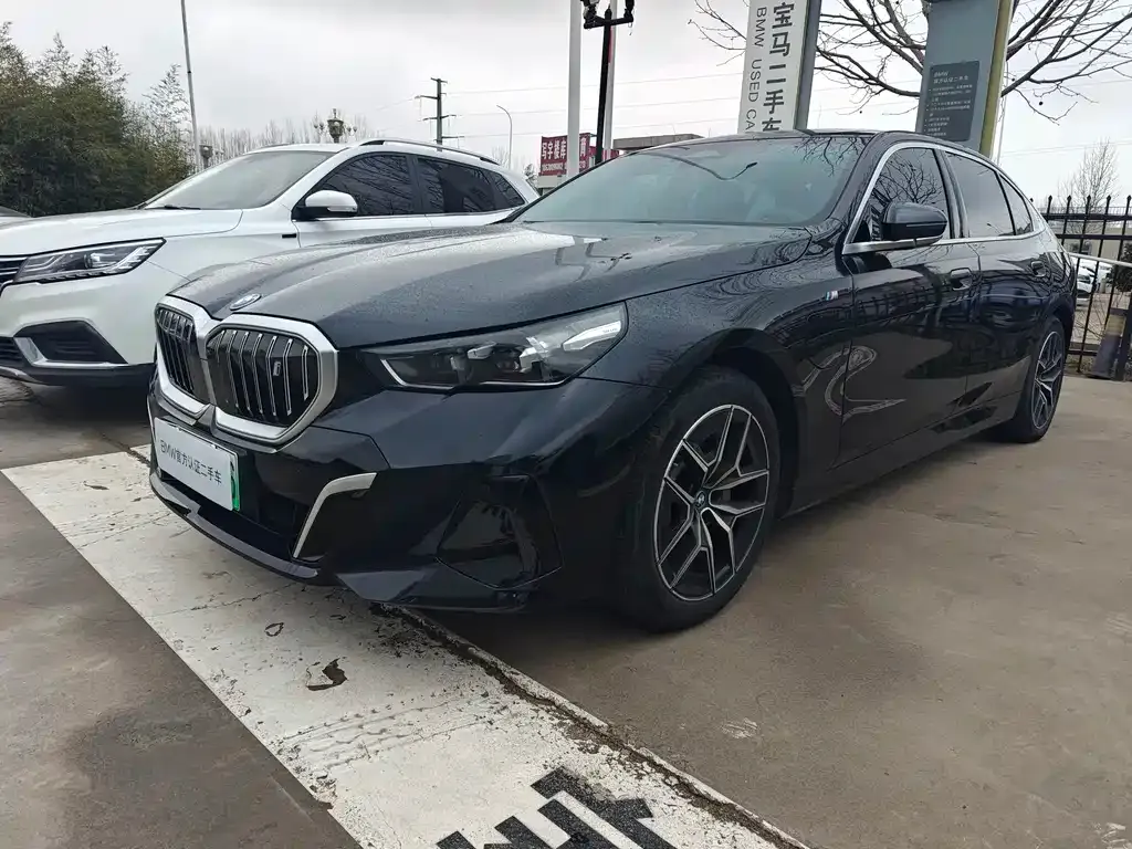 BMW i5