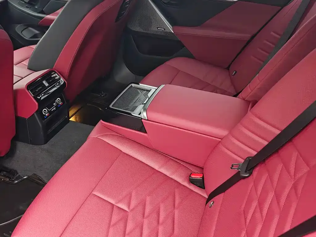 BMW i5 2025 из CN, фото 4