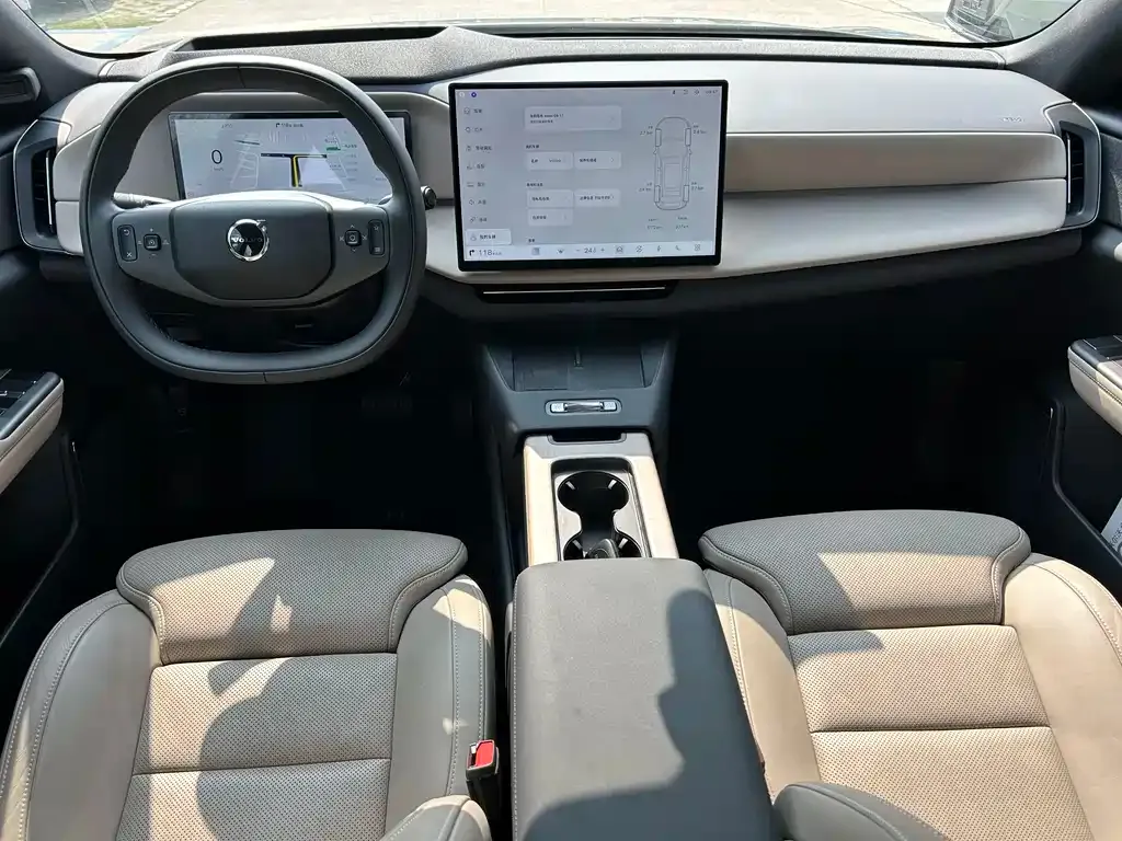 Volvo XC70 Plug-in Hybrid 2025 из CN, фото 3