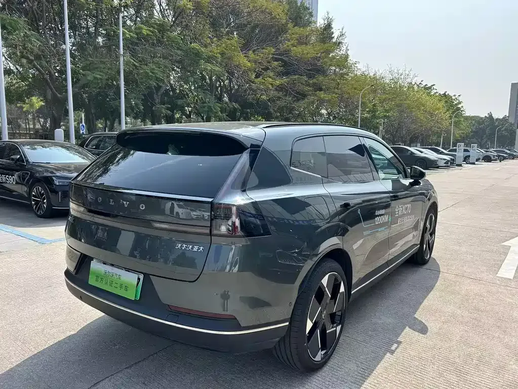 Volvo XC70 Plug-in Hybrid 2025 из CN, фото 4