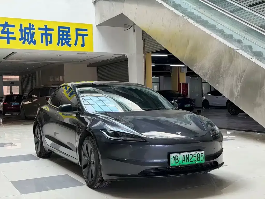 Tesla Model 3 — фото 9