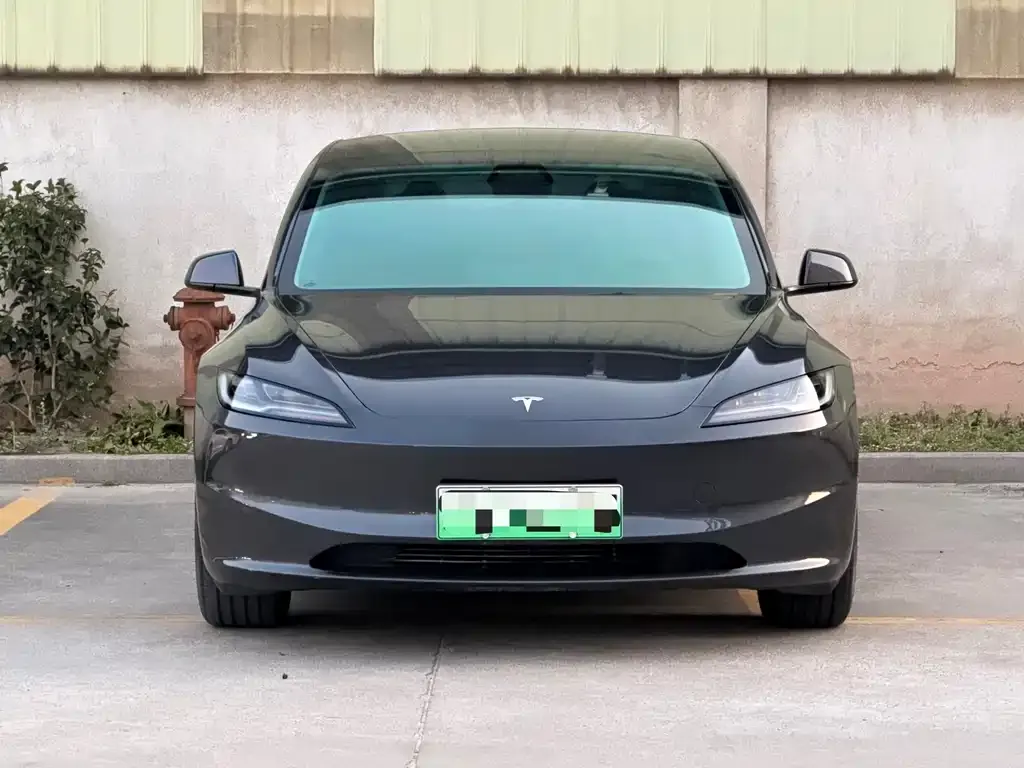Tesla Model 3 — фото 3