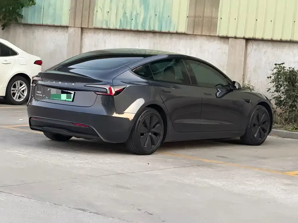 Tesla Model 3 — фото 6