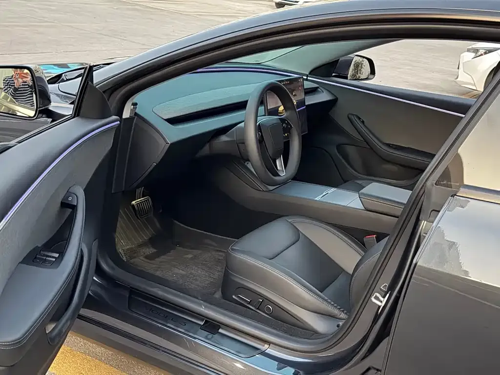 Tesla Model 3 — фото 10