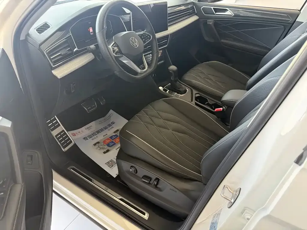 Volkswagen Tiguan L — фото 4