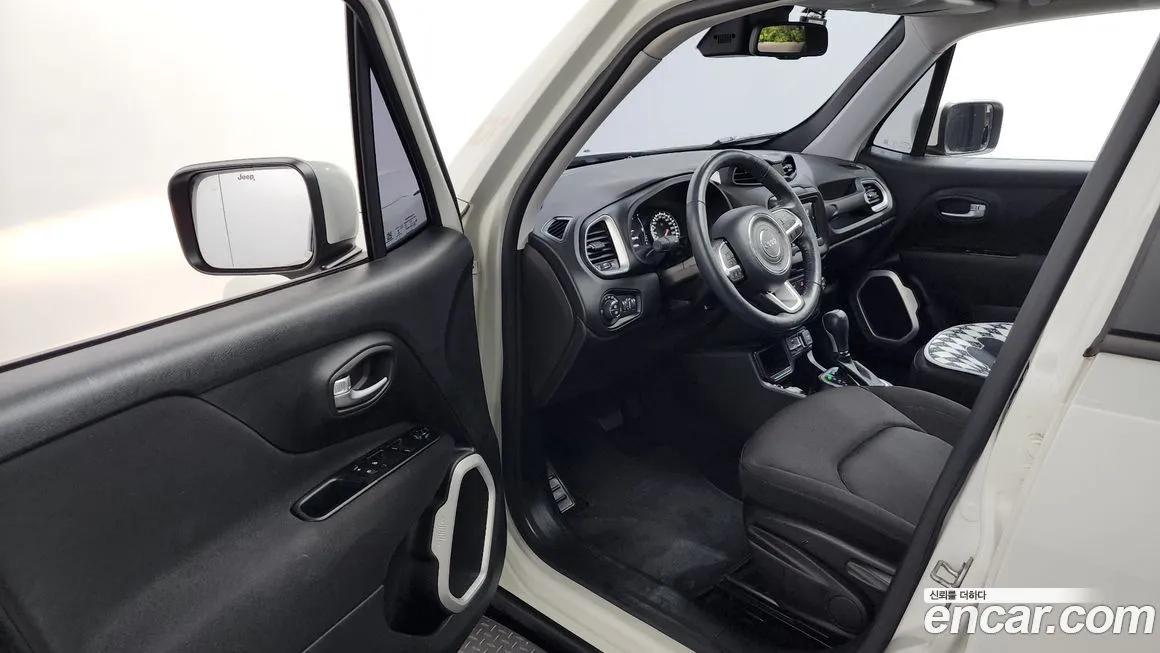 Jeep Renegade 2021 из KR, фото 10