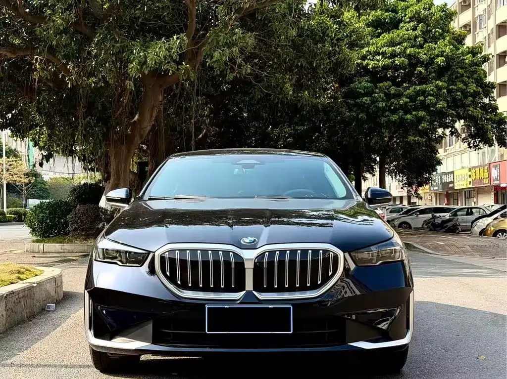BMW 5 Series — фото 3