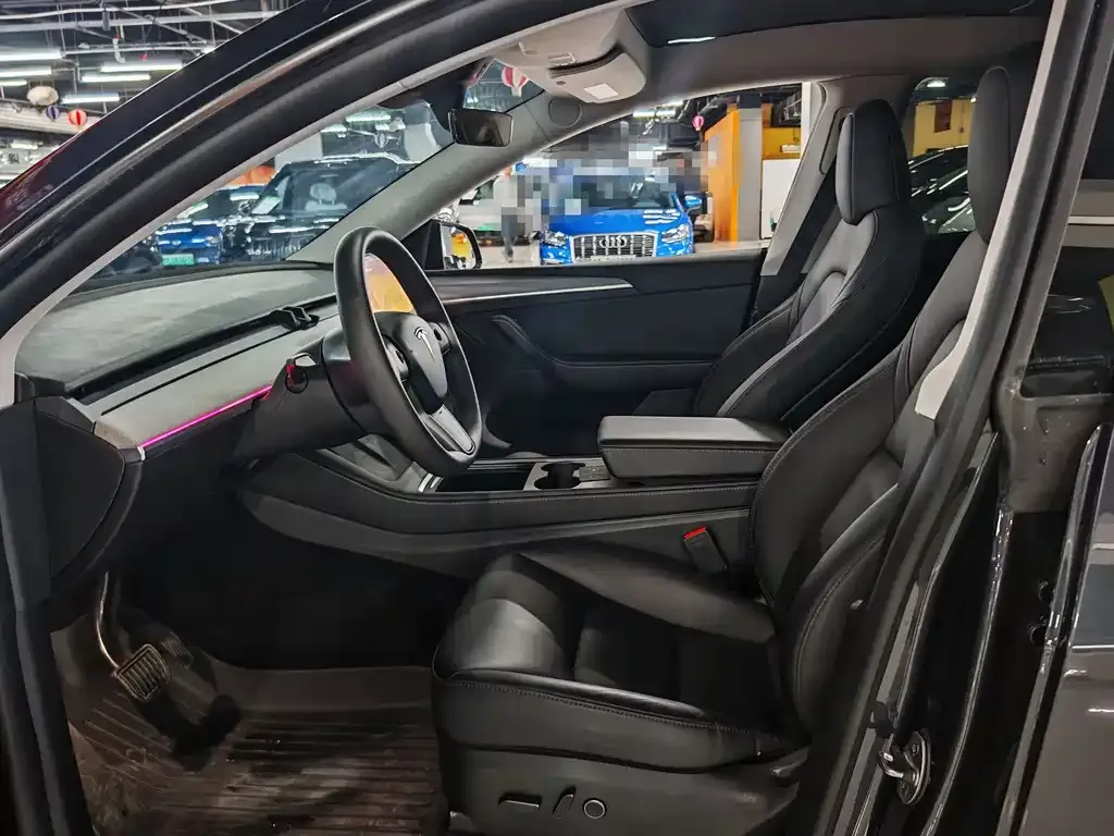 Tesla Model Y — фото 4