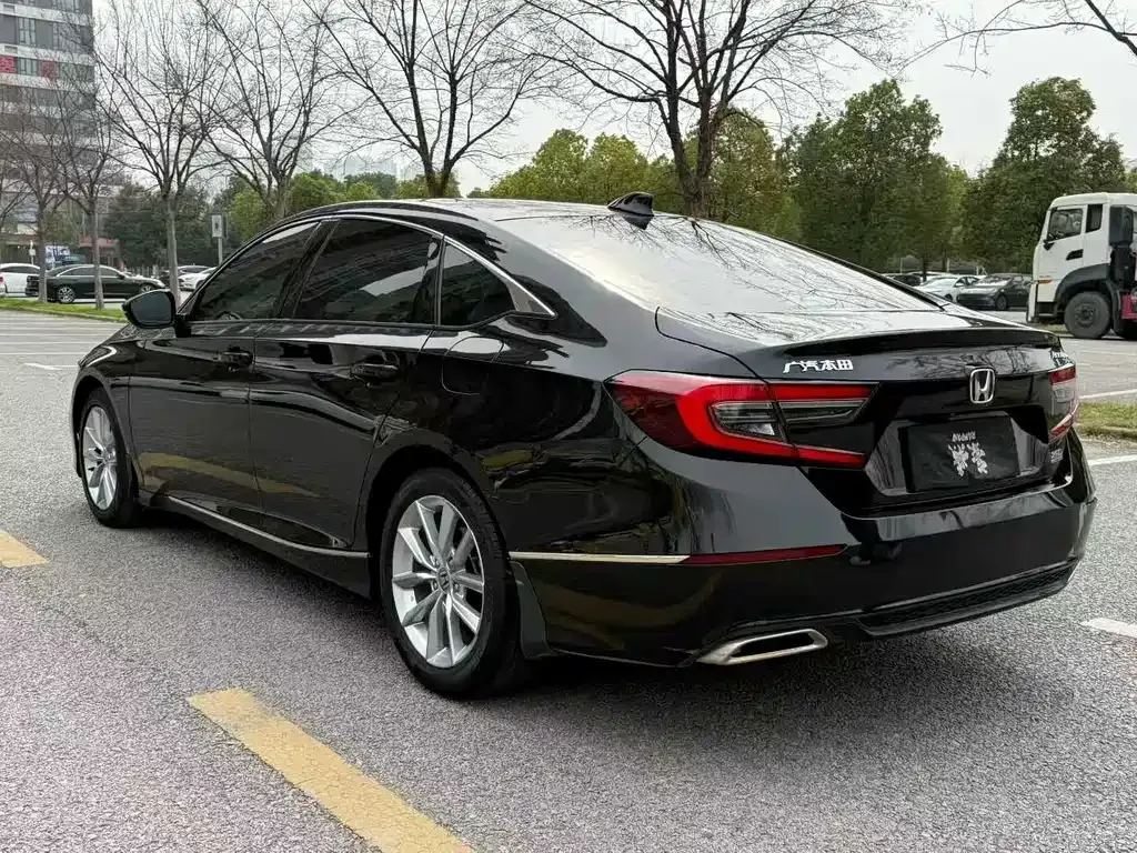 Honda Accord — фото 5
