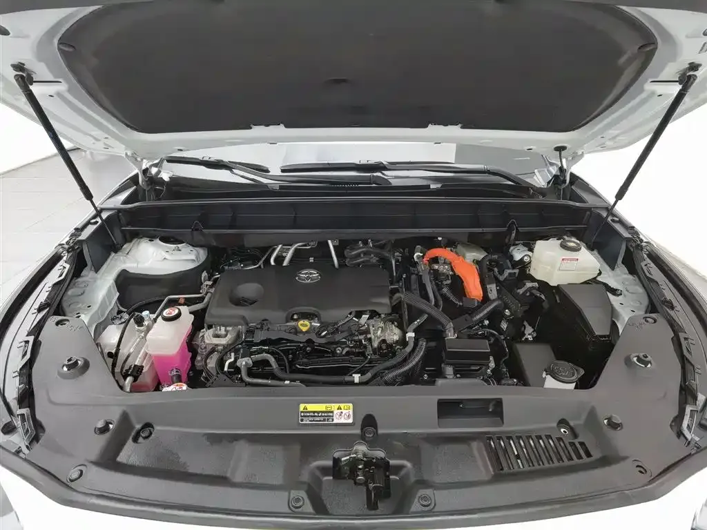 Toyota Crown Kluger 2023 из CN, фото 10