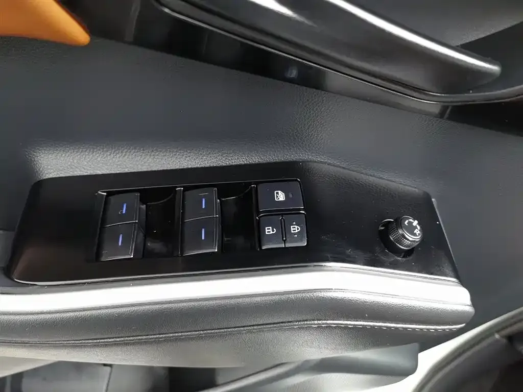 Toyota Crown Kluger 2023 из CN, фото 4