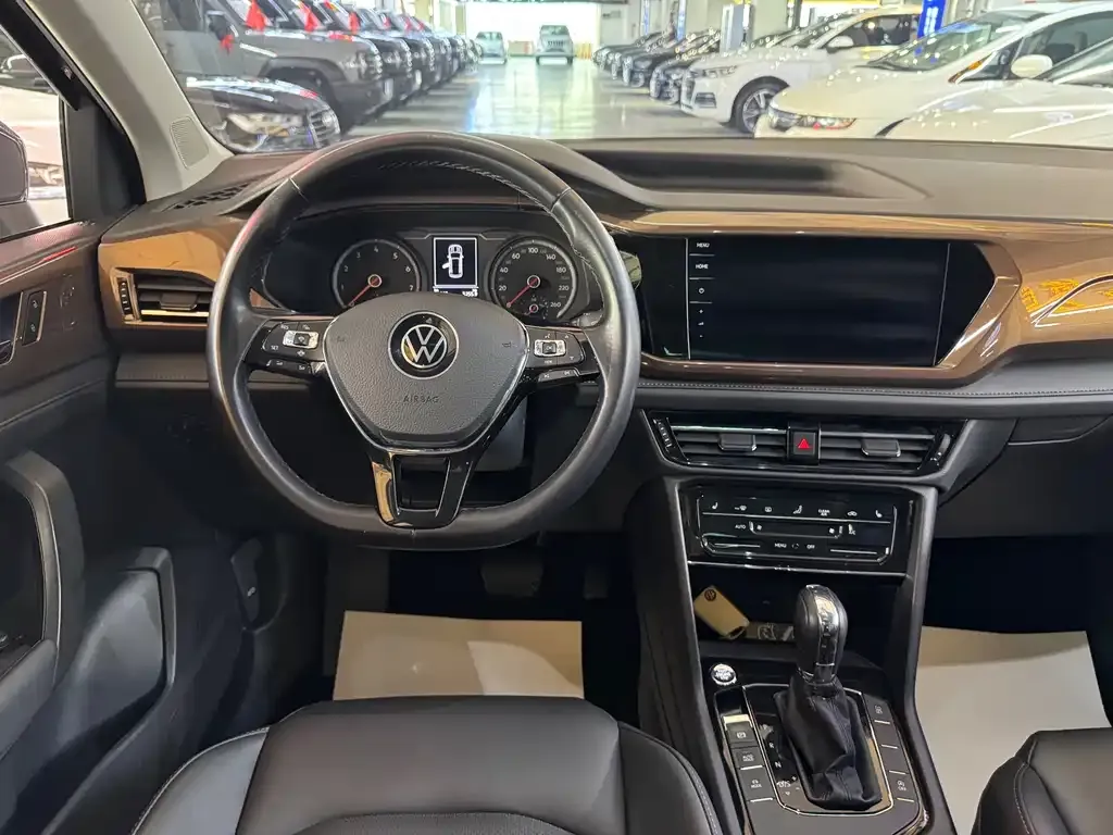 Volkswagen Tharu — фото 5