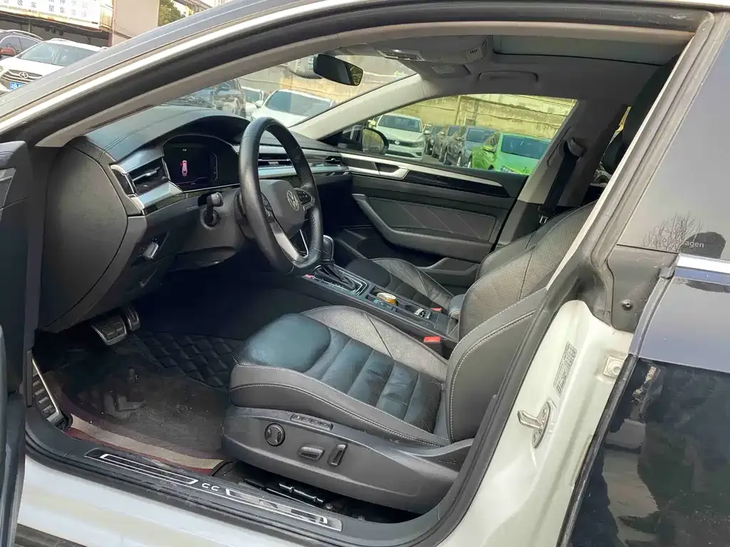 Volkswagen CC 2022 из CN, фото 4