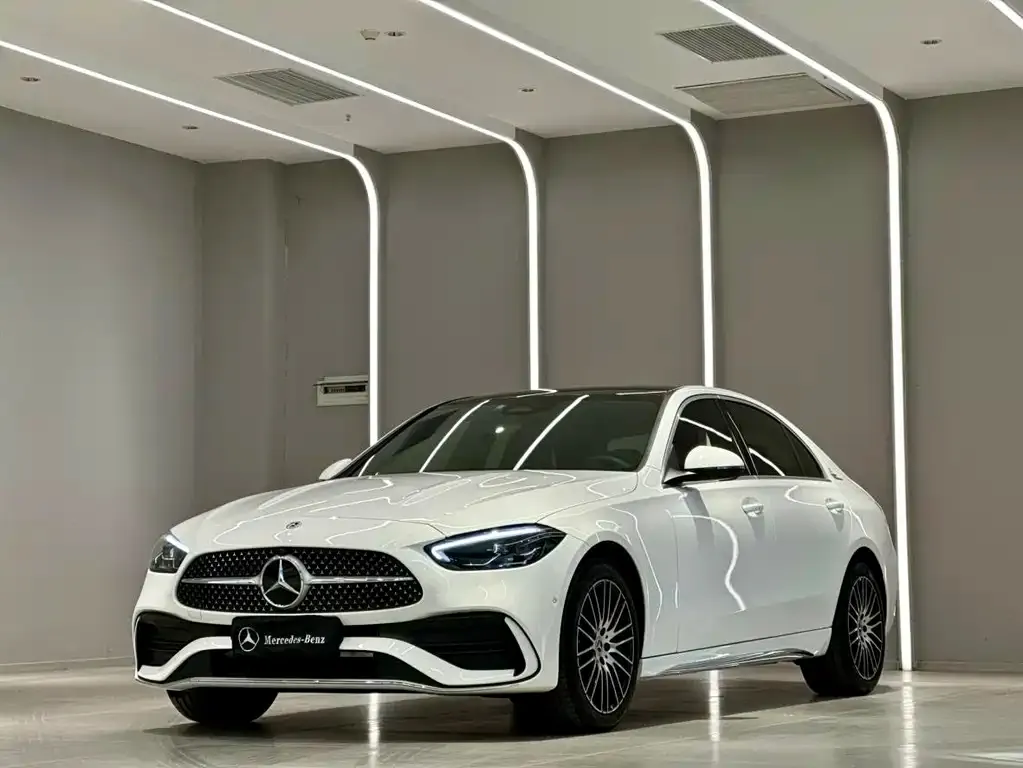 Mercedes-Benz C-Class — фото 1