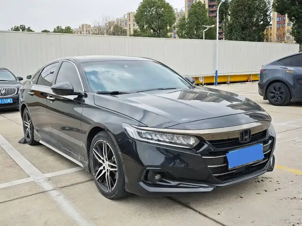 Honda Accord — фото 8