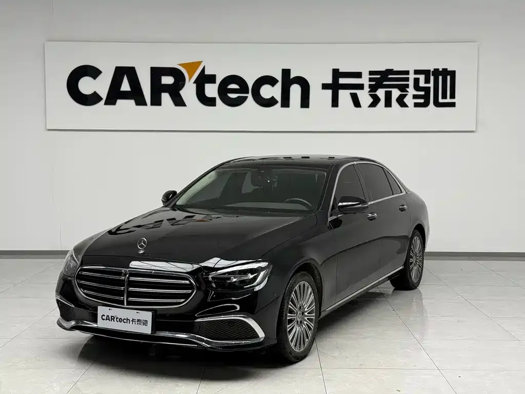 Mercedes-Benz E-Class — фото 1