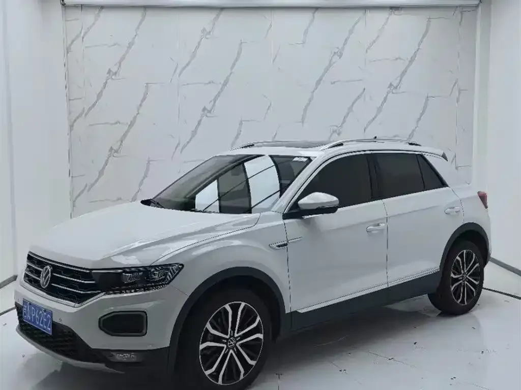 Volkswagen T-Roc — фото 1