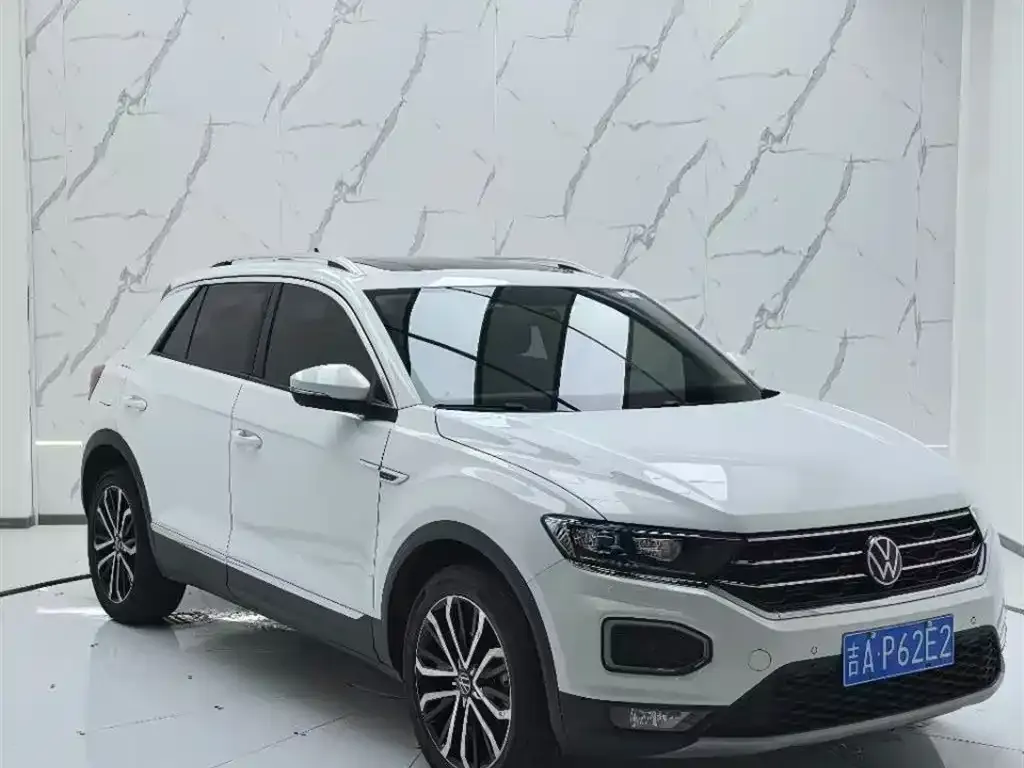 Volkswagen T-Roc — фото 8