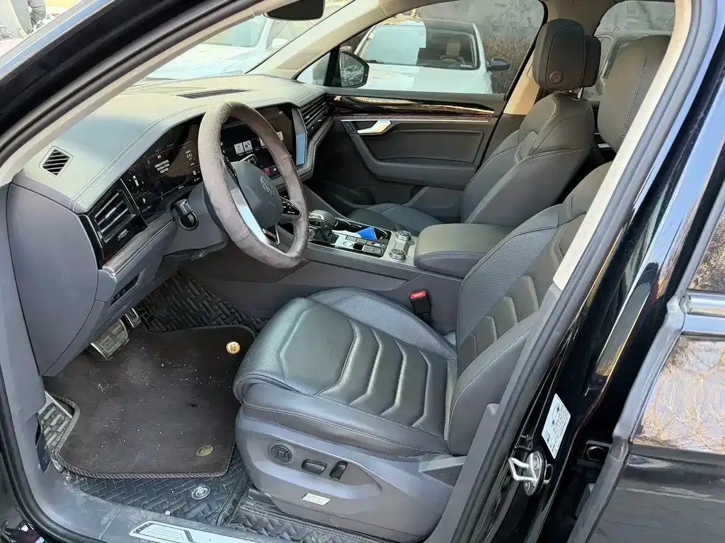 Volkswagen Touareg 2022 из CN, фото 3
