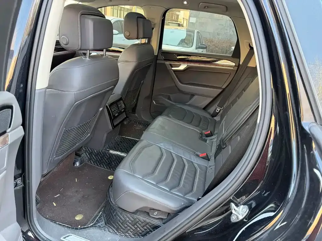 Volkswagen Touareg 2022 из CN, фото 2