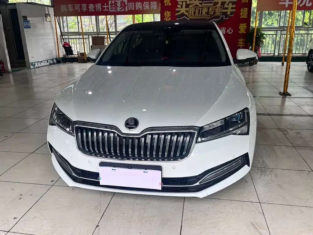 Skoda Superb 2023 из CN, фото 2