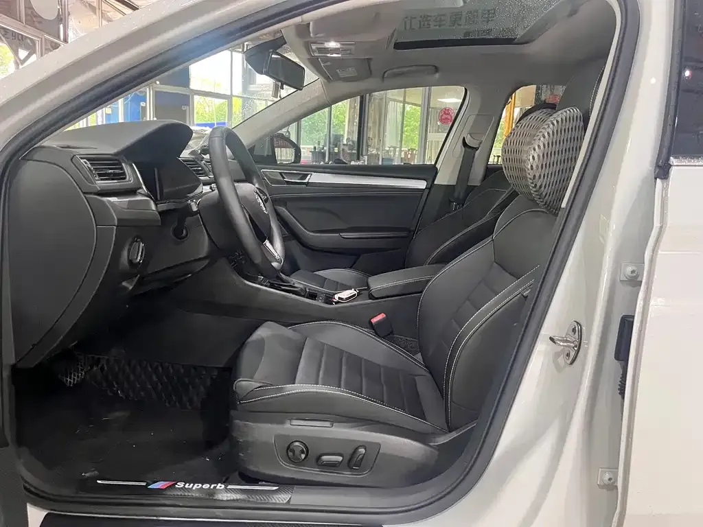 Skoda Superb 2023 из CN, фото 6
