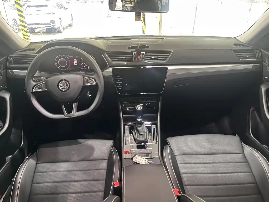 Skoda Superb 2023 из CN, фото 8