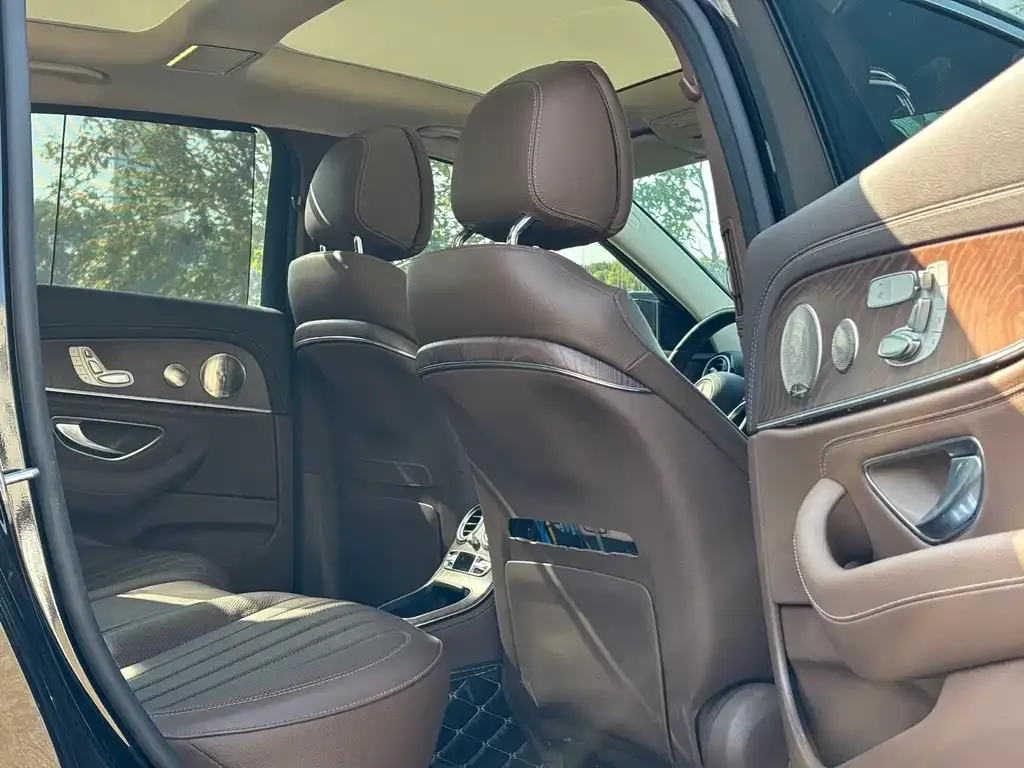 Mercedes-Benz E-Class — фото 6