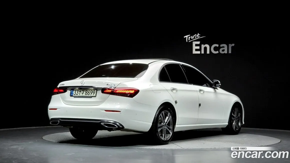 Mercedes-Benz E-Class — фото 4