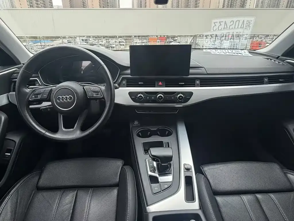 Audi A4L 2021 из CN, фото 4