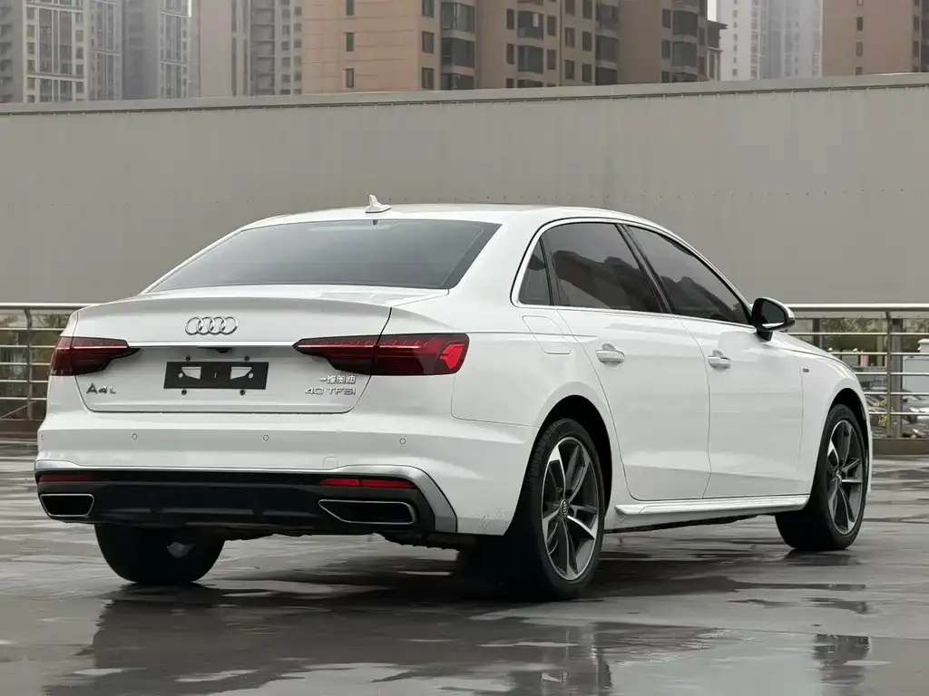 Audi A4L 2021 из CN, фото 9