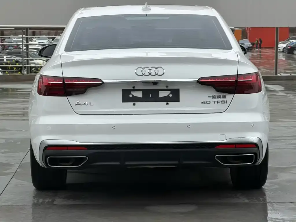 Audi A4L 2021 из CN, фото 2