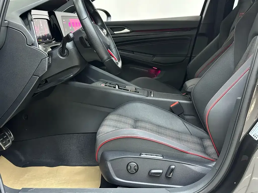 Volkswagen Golf GTI — фото 9