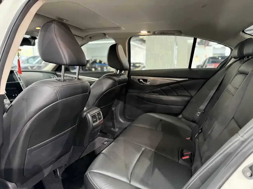 Infiniti Q50L 2021 из CN, фото 4