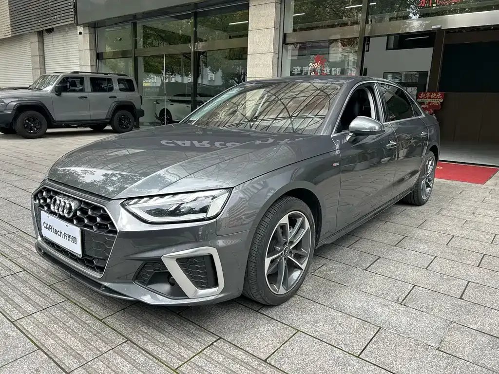 Audi A4L 2022 из CN, фото 3